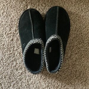 ugg black tasman, size 8
